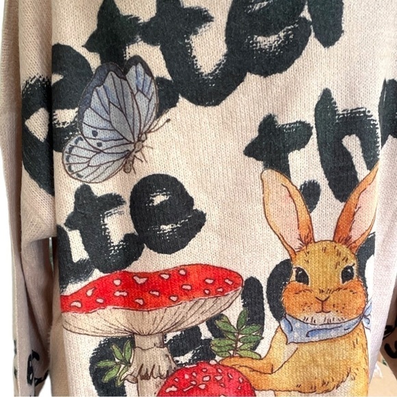 LADIES sweater, one size, roomy fit, polyester,cute graphic, excellent condition - Picture 4 of 5